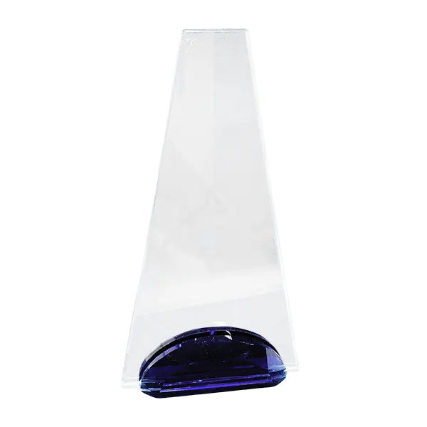 Trofeo de cristal inclinado con base azul
