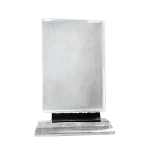 Trofeo de cristal rectangular con base en color negro
