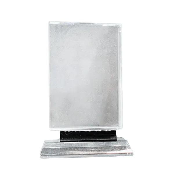 Trofeo de cristal rectangular con base en color negro